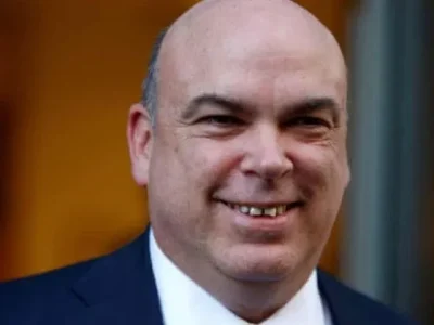 Pengusaha teknologi Inggris Mike Lynch dipastikan tewas oleh otoritas pencarian dan penyelamatan Italia, setelah jasadnya ditemukan, Kamis. (Foto: Reuters/ Henry Nicholls)