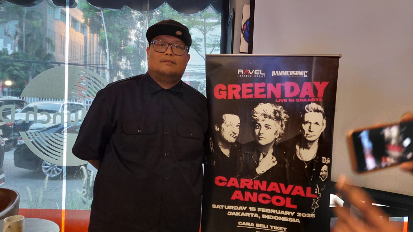 CEO dan Founder Ravel Entertainment, Ravel Junardy saat mengumumkan band Green Day bakal konser lagi di Indonesia. (Foto: Bayu/Nyata)