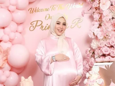 Syahrini melahirkan anak pertama berjenis kelamin perempuan. Foto: Dok. Instagram @princessyahrini