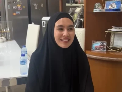 Kartika Putri umumkan pensiun syuting setelah kini mantap bercadar. Foto: Dok. YouTube Kartika Putri Official