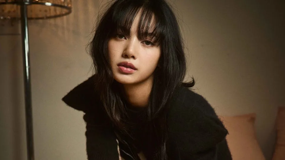 Lisa Hiasi Majalah ELLE, Singgung Masa Depan BLACKPINK