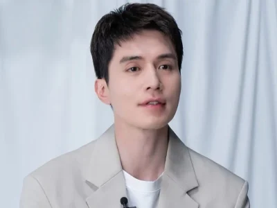 Aktor Lee Dong Wook akui malas pacaran. Foto: Dok. Instagram @kkbyss