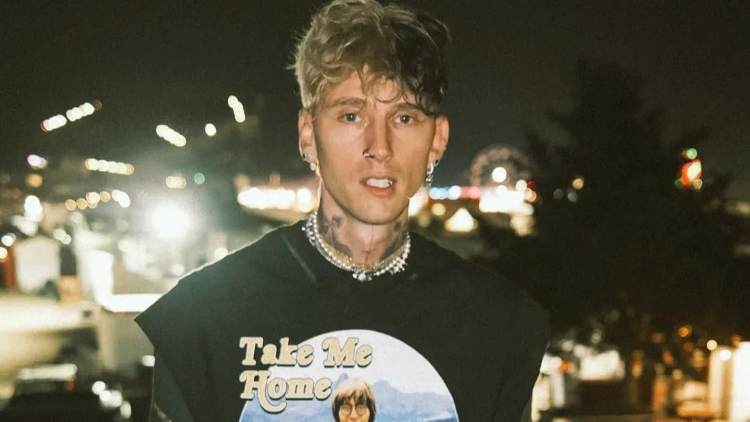 Machine Gun Kelly Berbagi Kisah Trauma Masa Kecil Ayah