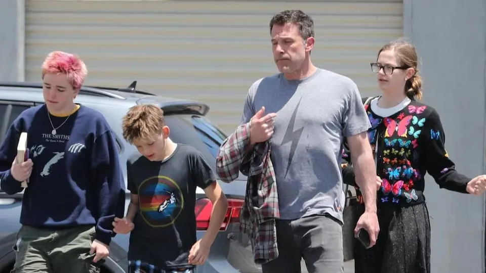 Ben Affleck Rayakan Ulang Tahun Sederhana Bareng Anak