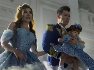 Andy Sugar bersama istri dan anaknya yang berulang tahun. Foto: Dok. Instagram @pentamoo.id