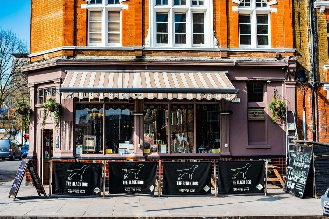 The Black Dog. Foto: Dok. Instagram @jonathan_murray_london