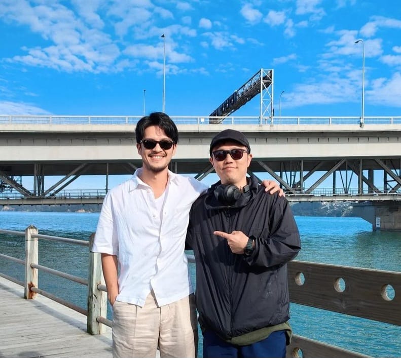 Bersama sutradara Jang Kun Jae. Foto: Dok. Instagram @morganoey