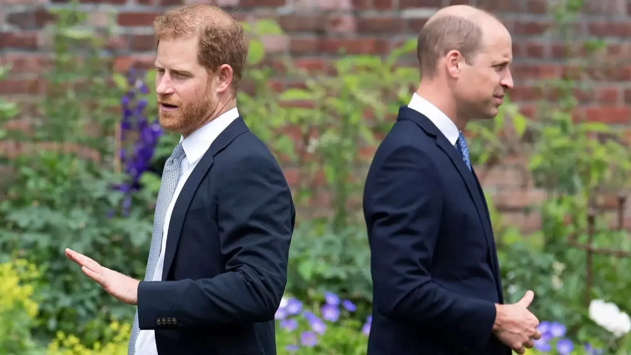Bertemu di Pemakaman Paman, Pangeran William dan Harry Jaga Jarak