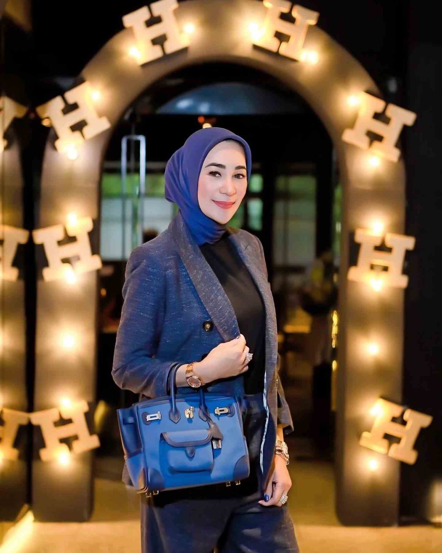 Erin Taulany memamerkan tas mewah. Foto : Instagram/erintaulany