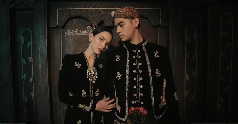 Aura Manten, Al Ghazali dan Alyssa Daguise Berbusana Adat Jawa