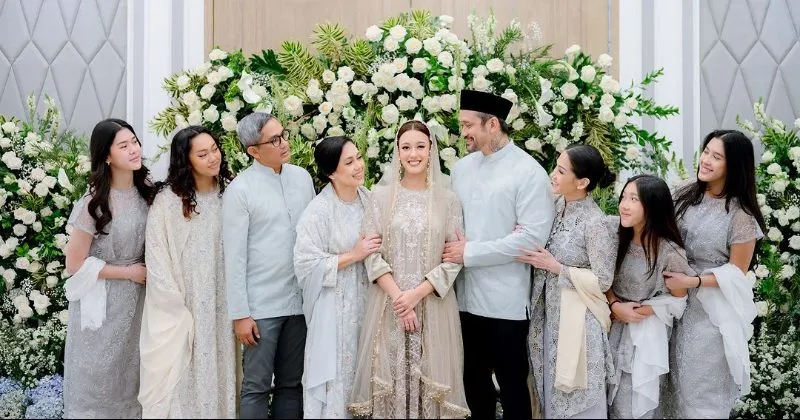 Gaya Busana Pengajian Nabila Sudiro Jelang Pernikahan