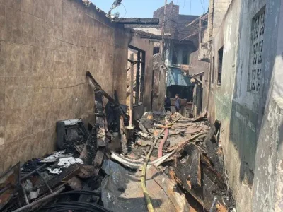 Kebakaran melahap seratus rumah warga di 3 RW kawasan Manggarai, Jakarta Selatan. (Foto: Stephine/Nyata)