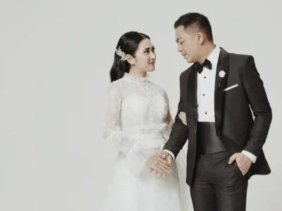 Ade Govinda dan Indi Arisa resmi jadi suami istri (Foto: instagram/indiarisa_)