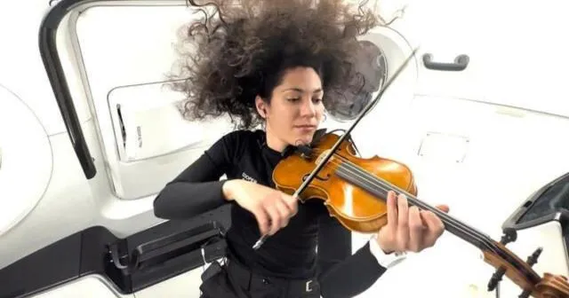 Sarah Gillis, Manusia Pertama yang Memainkan Biola di Luar Angkasa