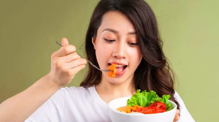 Cukup Makan Dua Kali Sehari, Ini Manfaat Kesehatan yang Didapat