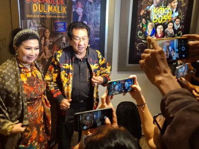 Anwar Fuadi dan Wiwiet Tatung membintangi film 'Dul Muluk Dul Malik'. Foto: Agnes/Nyata