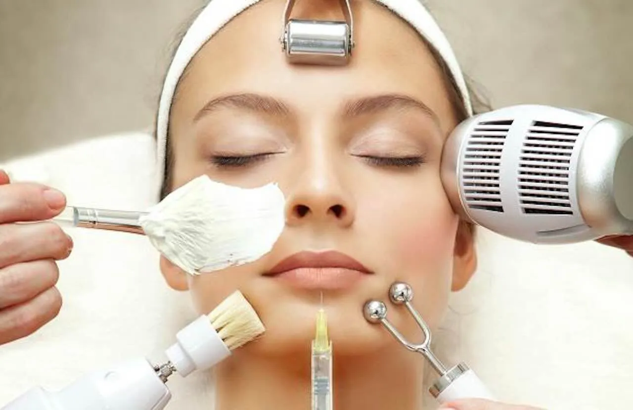 Jaga Kulit Wajah Tetap Glowing dengan Facial