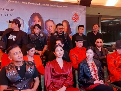 Para pemeran film 'Jangan Seperti Bapak'. (Foto: Agnes/Nyata)