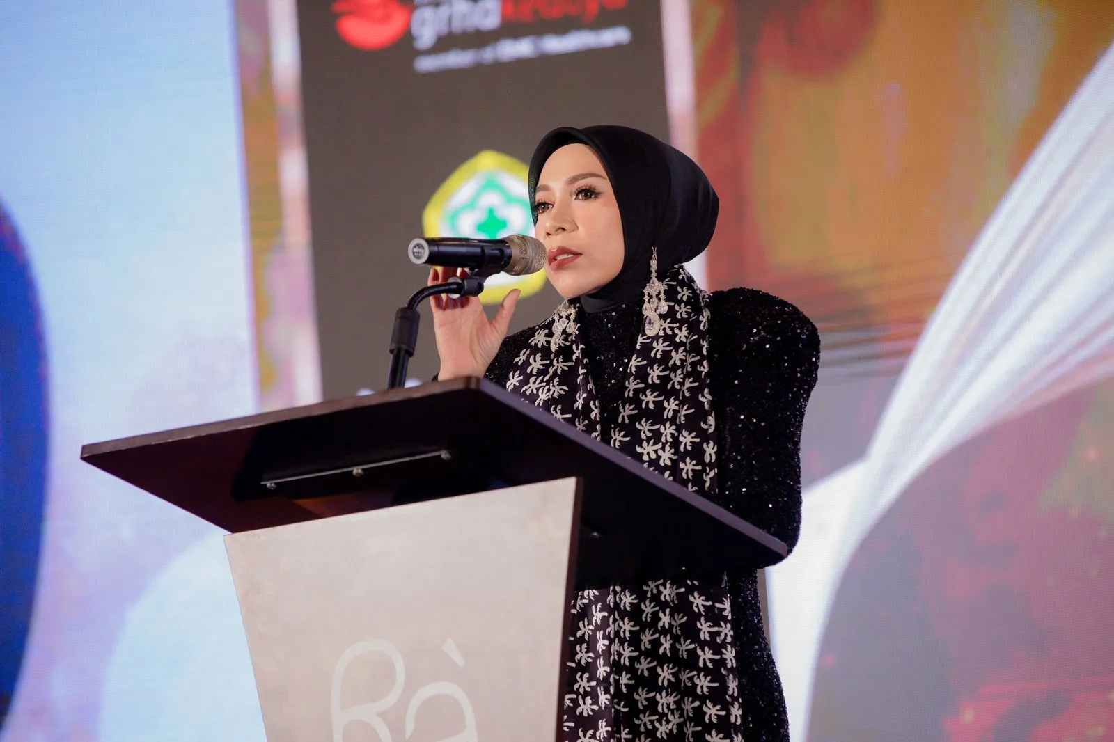 Melly Goeslaw Perkenalkan Metode Bariatrik untuk Atasi Obesitas