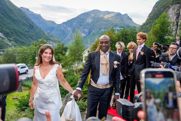 Putri Norwegia, Martha Louise resmi menikah dengan kekasihnya, dukun asal Amerika Serikat bernama Durek Verrett. Foto : Heiko Junge/AP