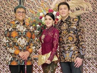 Mengenal sosok Rosano Barack, ayah mertua Syahrini. Foto : Instagram/princessyahrini