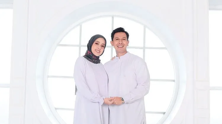 Ambil Lebih Banyak Kerjaan, Fairuz A Rafiq Dukung Pemulihan Suami