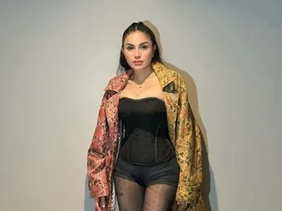 Nikita Mirzani melaporkan pacar anaknya, Vadel Badjideh. Foto : Instagram/nikitamirzanimawardi_172