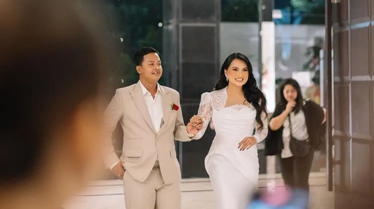 Nabung ke Ibu, Dustin Tiffani Beli Aset Hampir Rp2 M Sebelum Nikah
