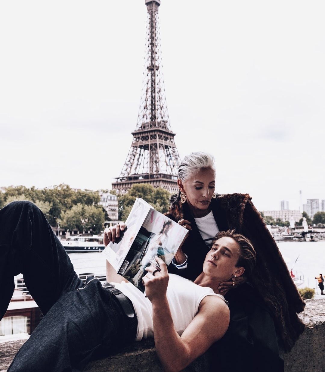 Kareen bersama cucunya, Ollie Muhl Foto: Dok. Instagram @olivermuhl