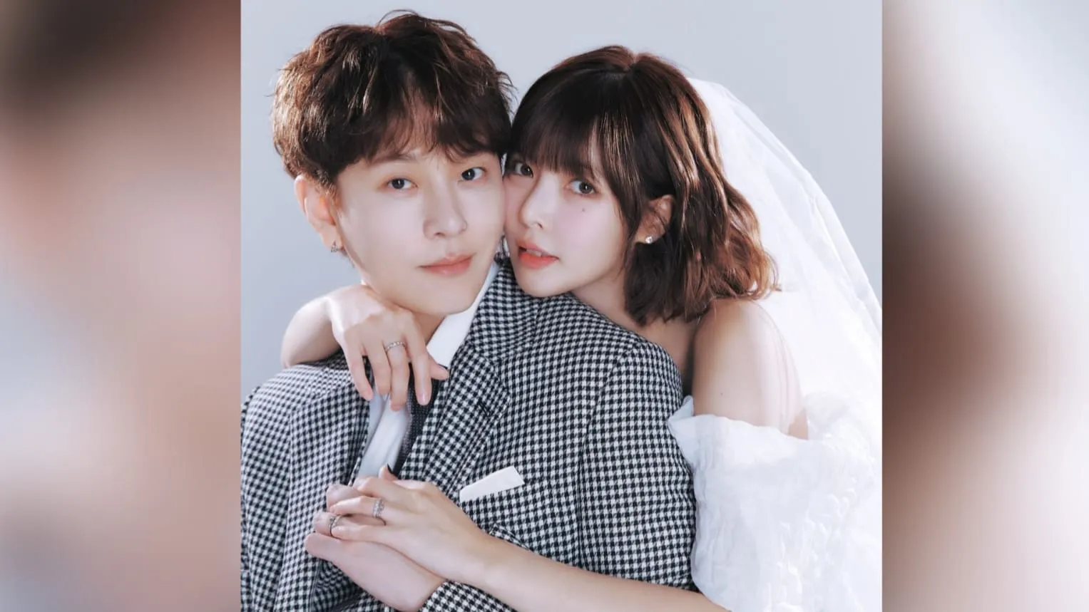 Potret Kemesraan Hyuna dan Yong Jun Hyung saat Prewedding