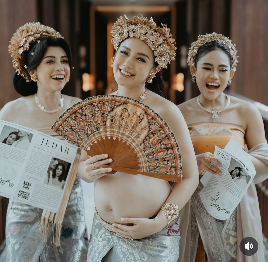 Jedar bersama dua temannya. Foto: Dok. Instagram @inijedar