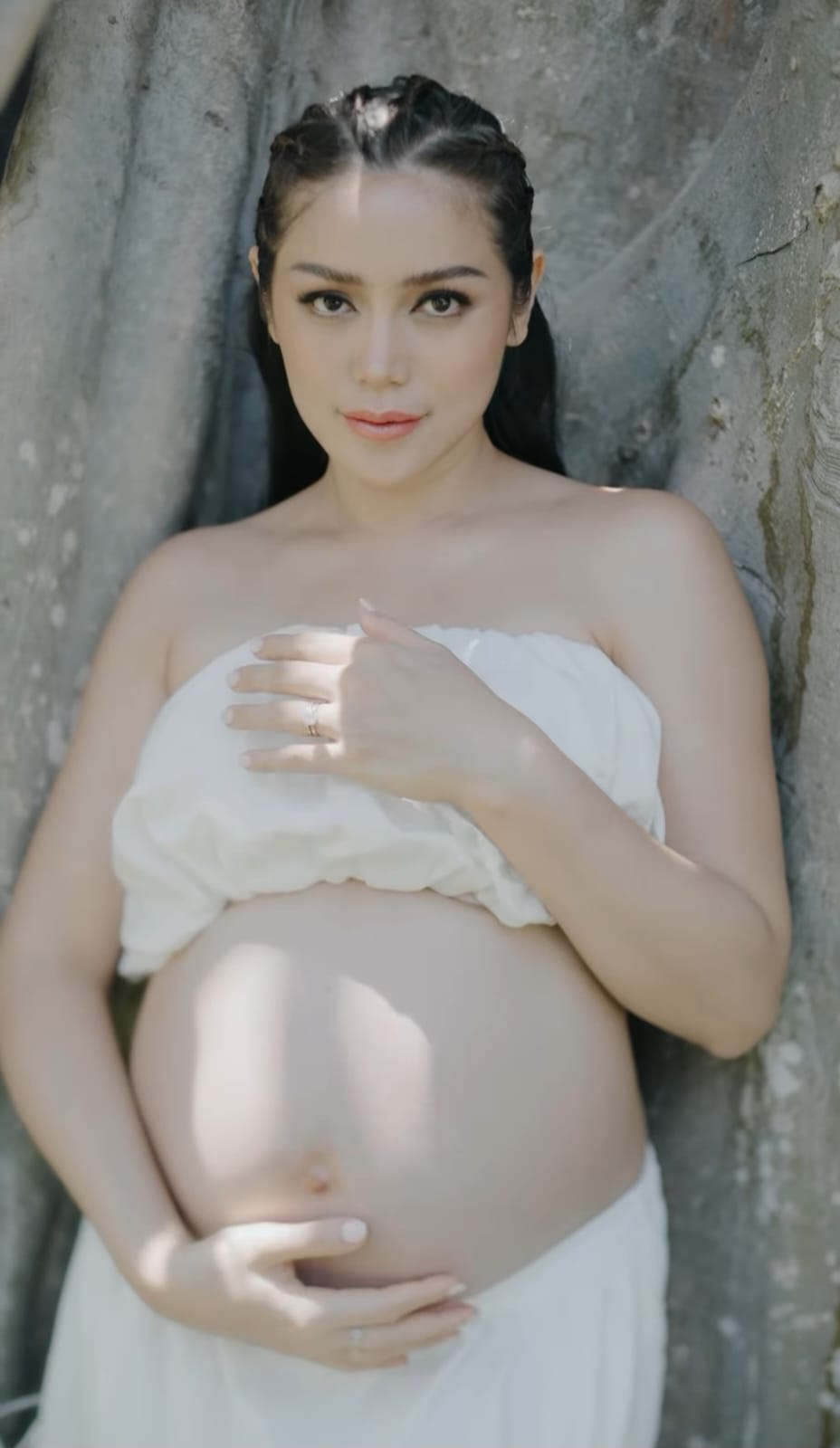 Jedar pamerkan baby bump. Foto: Dok. Instagram @inijedar