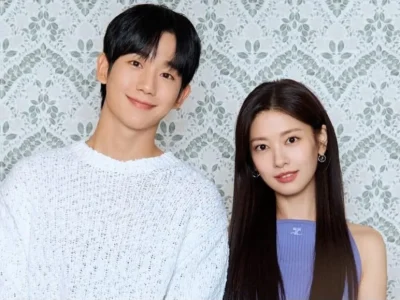 Jung Hae In dan Jung So Min, pemeran utama 'Love Next Door'. Foto: Dok. Instagram @melon_music