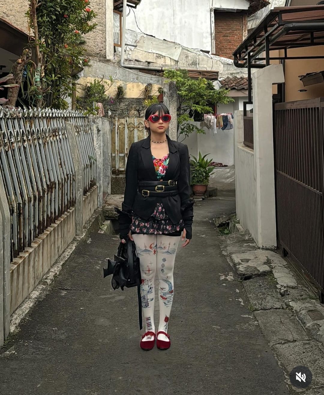 Nede punya selera fashion unik. Foto: Dok. Instagram @nedevins
