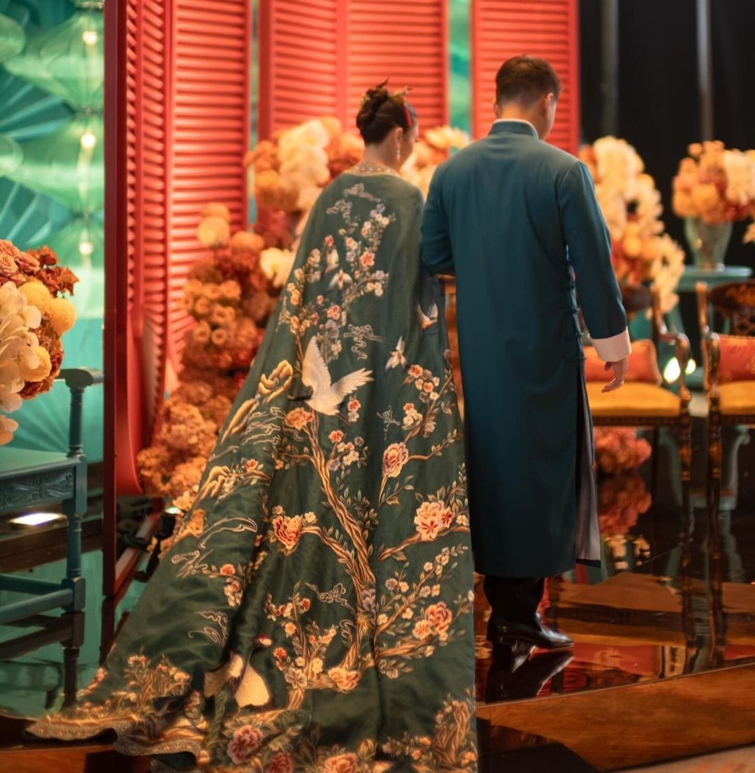 Memakai cheongsam dan changsan. Foto: Dok. Instagram @fcgwedding