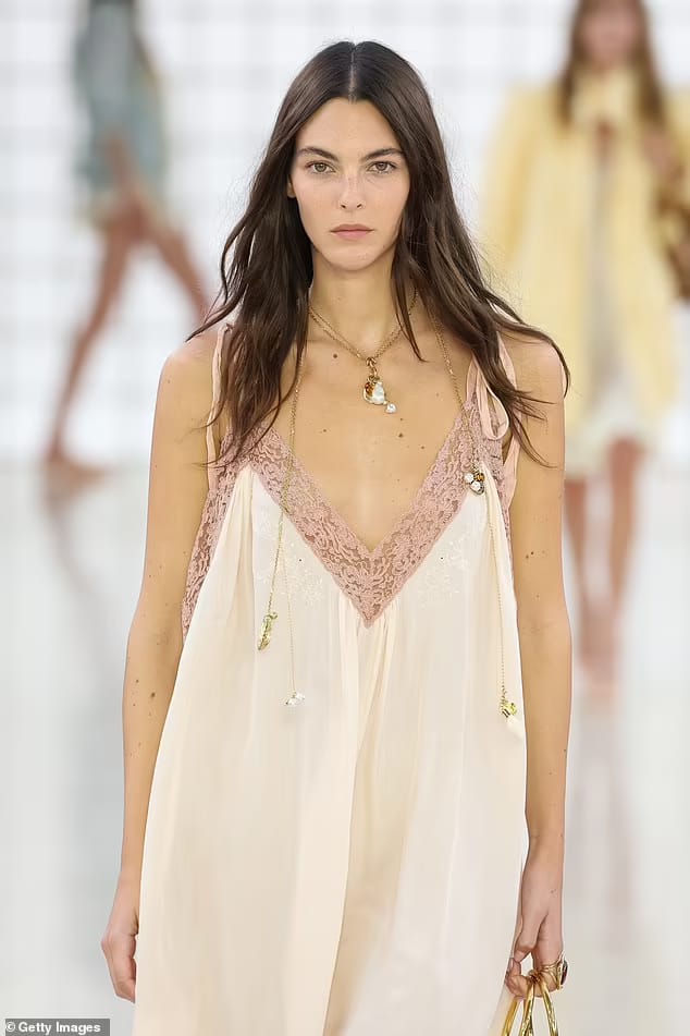 Gaya Vittoria di runway. Foto: Dok. Getty Images via Daily Mail