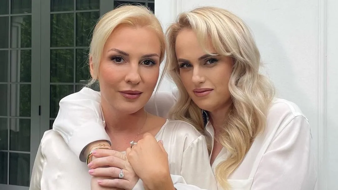 Rebel Wilson Resmi Menikah Dengan Ramona Agruma