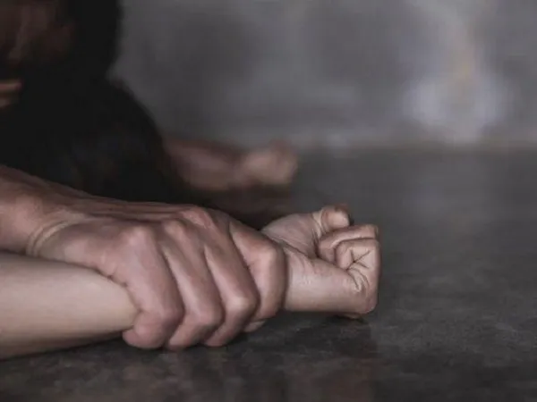 Bejat, Ibu Kandung Antar Anak Diperkosa Kepsek di Sumenep