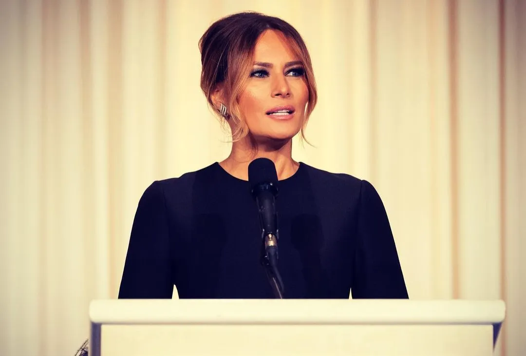 Melania Trump Buka Suara Terkait Foto Model Telanjang