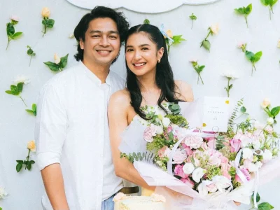 Mikha Tambayong merayakan ulang tahunnya ke-30 bersama suami, Deva Mahendra. (Foto: Instagram/miktambayong)