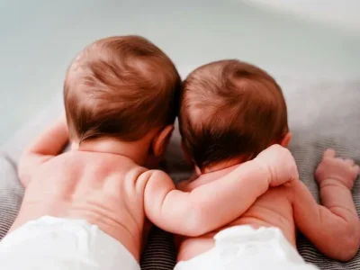 Ilustrasi wanita di China melahirkan bayi kembar dari dua rahim. (Foto: Pexels/Greta Fotografis)