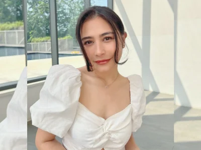 Prilly Latuconsina dapat pujian netizen setelah tenangkan penggemar yang menangis (Foto: Instagram/prillylatuconsina96)