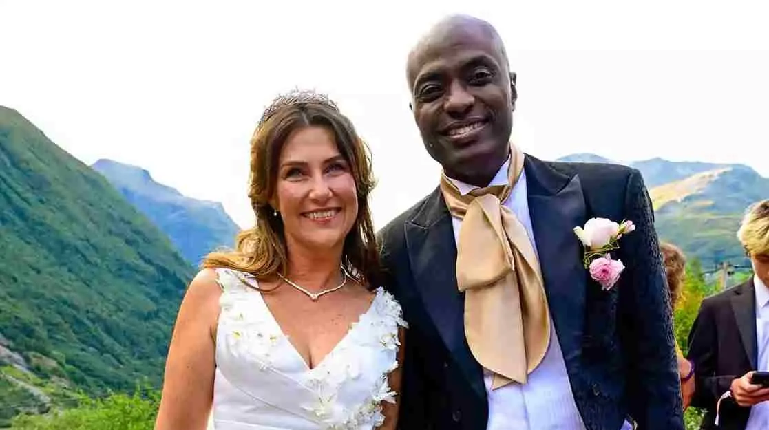 Romantis, Putri Norwegia Menikah dengan Dukun Amerika Serikat