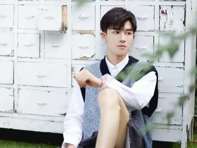 Dracin atau Drama China kini lagi digandrungi banyak penonton, tak kalah moncer dengan drakor, aktor muda China tampan Wang Xingyue lagi viral. (Foto: NET)