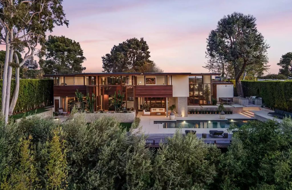 Potret mewah rumah Charlie Puth di Beverly Hills (Foto: Nolasco Studios)