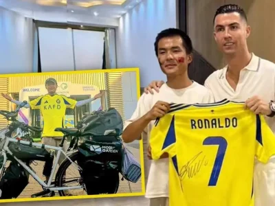 Penggemar asal China rela gowes sejauh 13 ribu kilometer untuk bertemu Cristiano Ronaldo. Foto : Istimewa