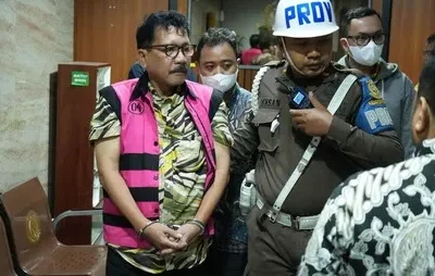 Eksekutif Produser film 'Sang Pengadil' ditangkap. (Foto: Dok. Kejagung)