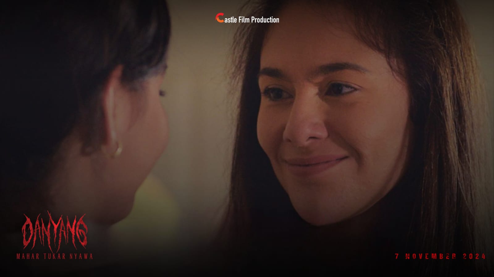 Salah satu adegan Wulan Guritno di film 'Danyang: Mahar Tukar Nyawa'. (Foto: Dok. Castle Film Production)