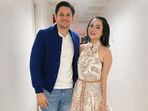Dijenguk Tengku Dewi di Penjara, Andrew Andika Langsung Peluk Istri
