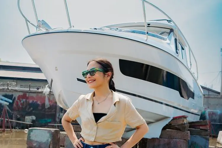 Rayakan Ulang Tahun, Prilly Latuconsina Beli Yacht
